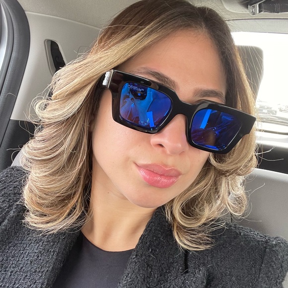 Meet your Posher, Cynthia - Picture 2 of 2